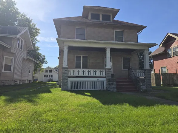 1117 W Locust St, Davenport, IA 52804