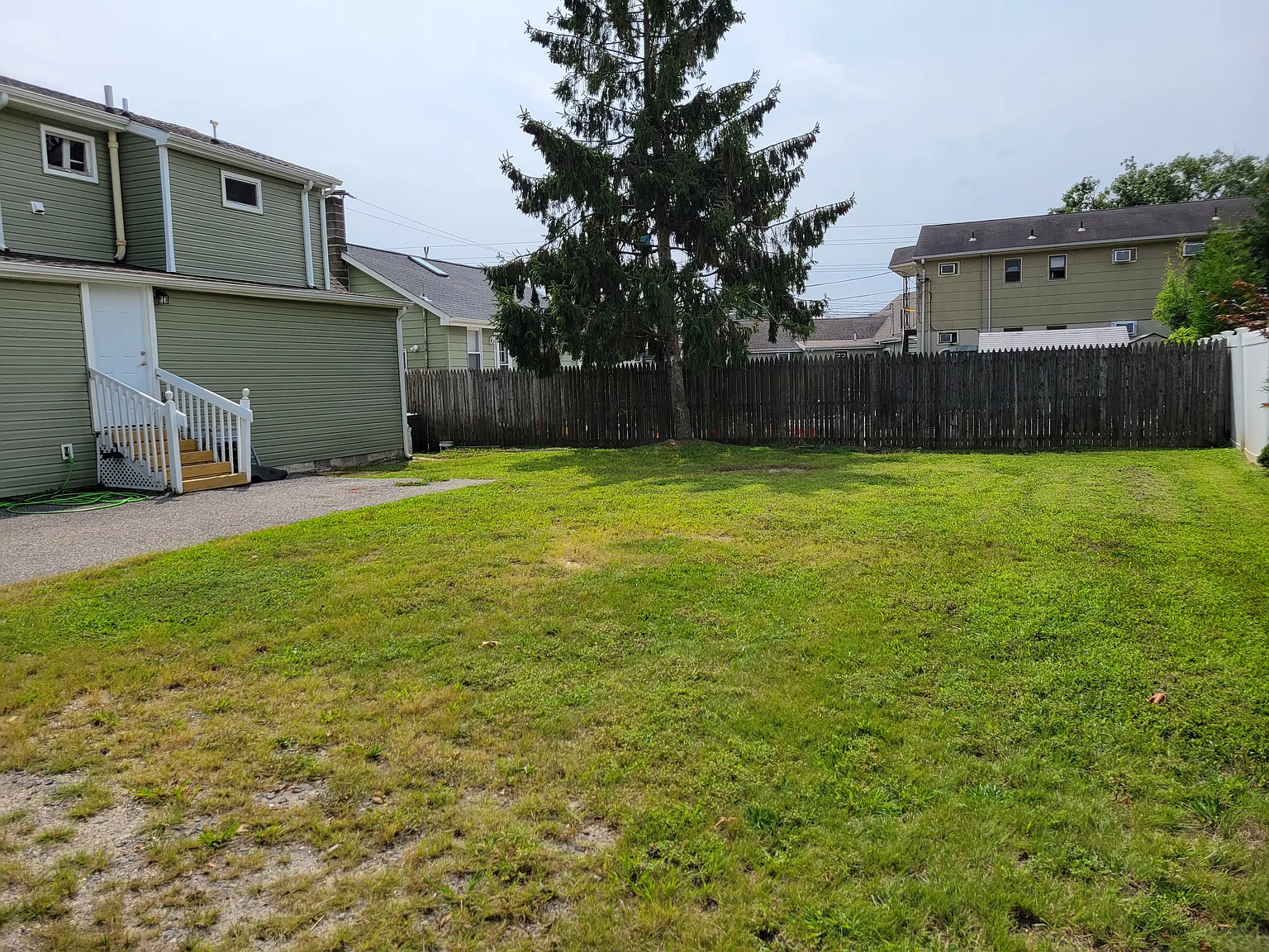 601 River Ave — Photo 2