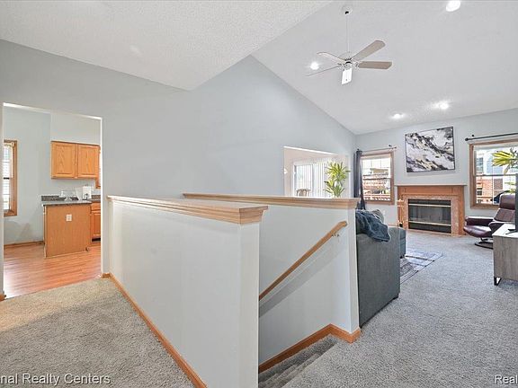 5th image of 31055 Seneca Ln