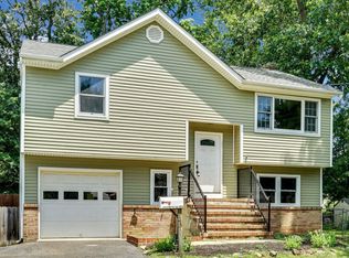 145 Maple Ave, Belford, NJ 07718