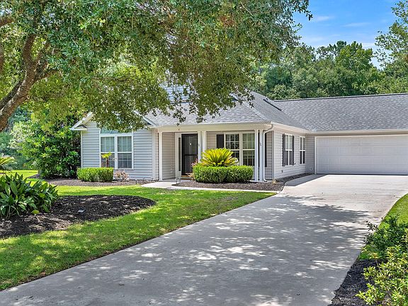 2nd image of 4 Devon Ct