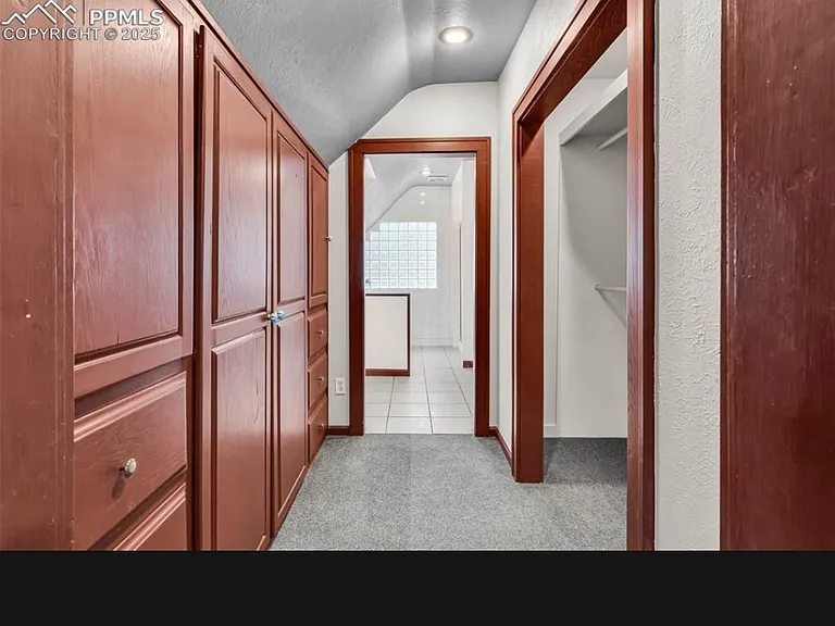 2414 N Greenwood St — Photo 17