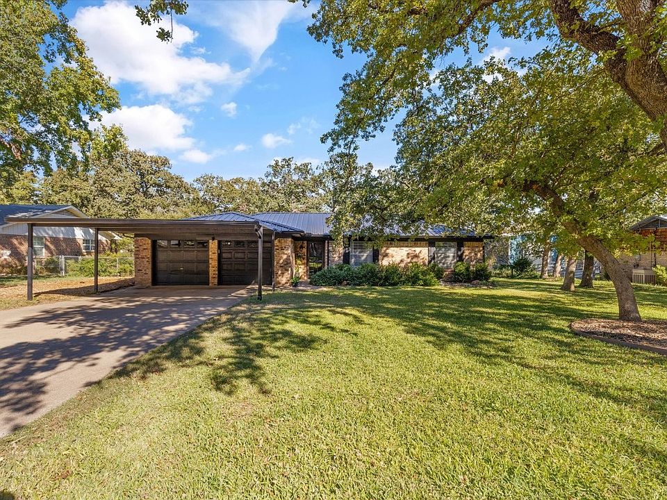 1st image of 2607 Royal Ln