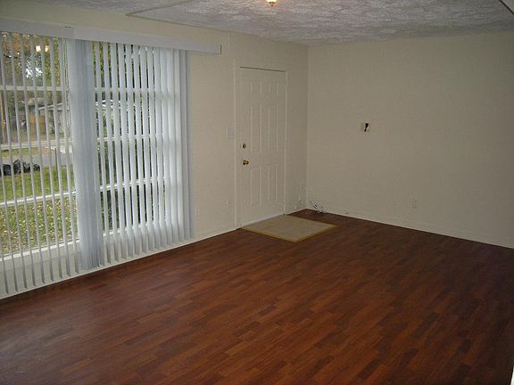 2nd image of 4612 Suffolk Ave
