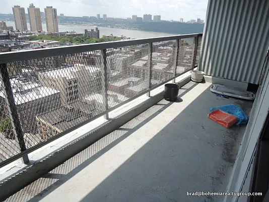 Rented by Bohemia Realty Group | media 32