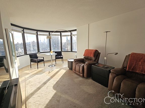 4th image of 330 E 38th St APT 25P