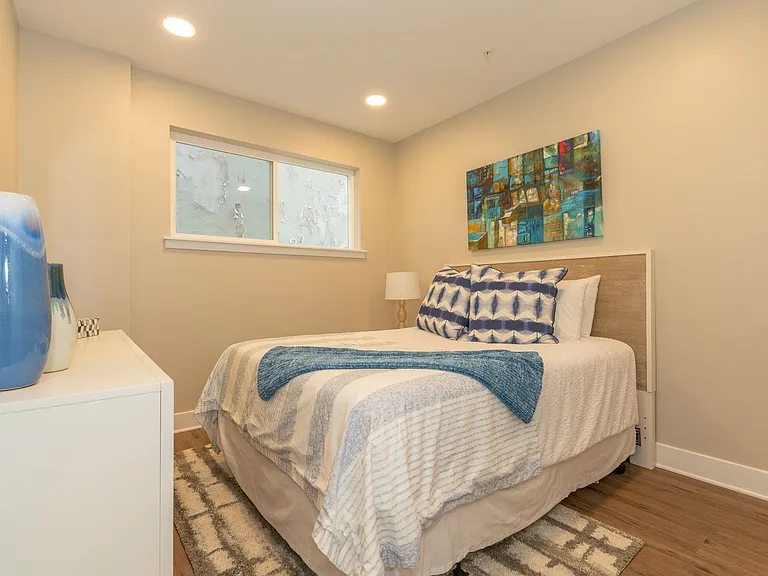 Brand New Modern Apartments — Photo 15