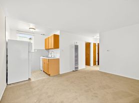 1255 8th Avenue (437r), 5