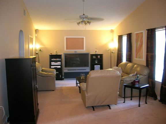 Den/Front Room