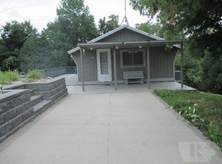 2032 Franklin Dr, Brooklyn, IA 52211