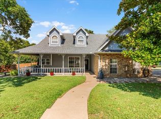 104 Carriage Hill Ct, Weatherford, TX 76087