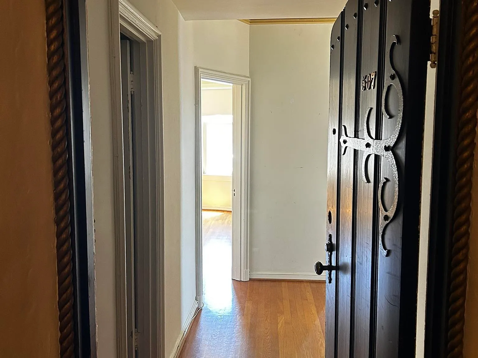 2701 Van Ness Ave APT 507 - Photo 10