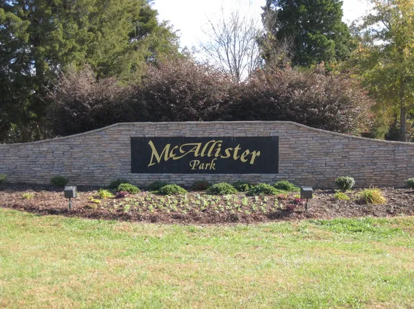 124 Drayton Ct, Mocksville, NC 27028