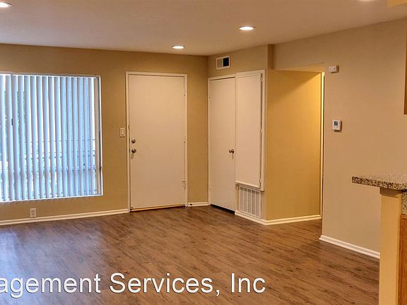 2nd image of 13138 Moorpark St APT 8