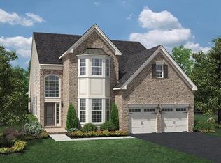 6 Huntington Ct, Kendall Park, NJ 08824