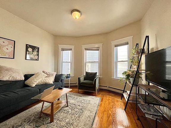 4th image of 16 Landers St #1