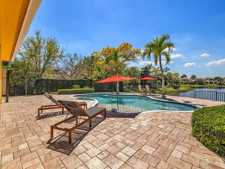 8256 Bradford Way — Photo 44