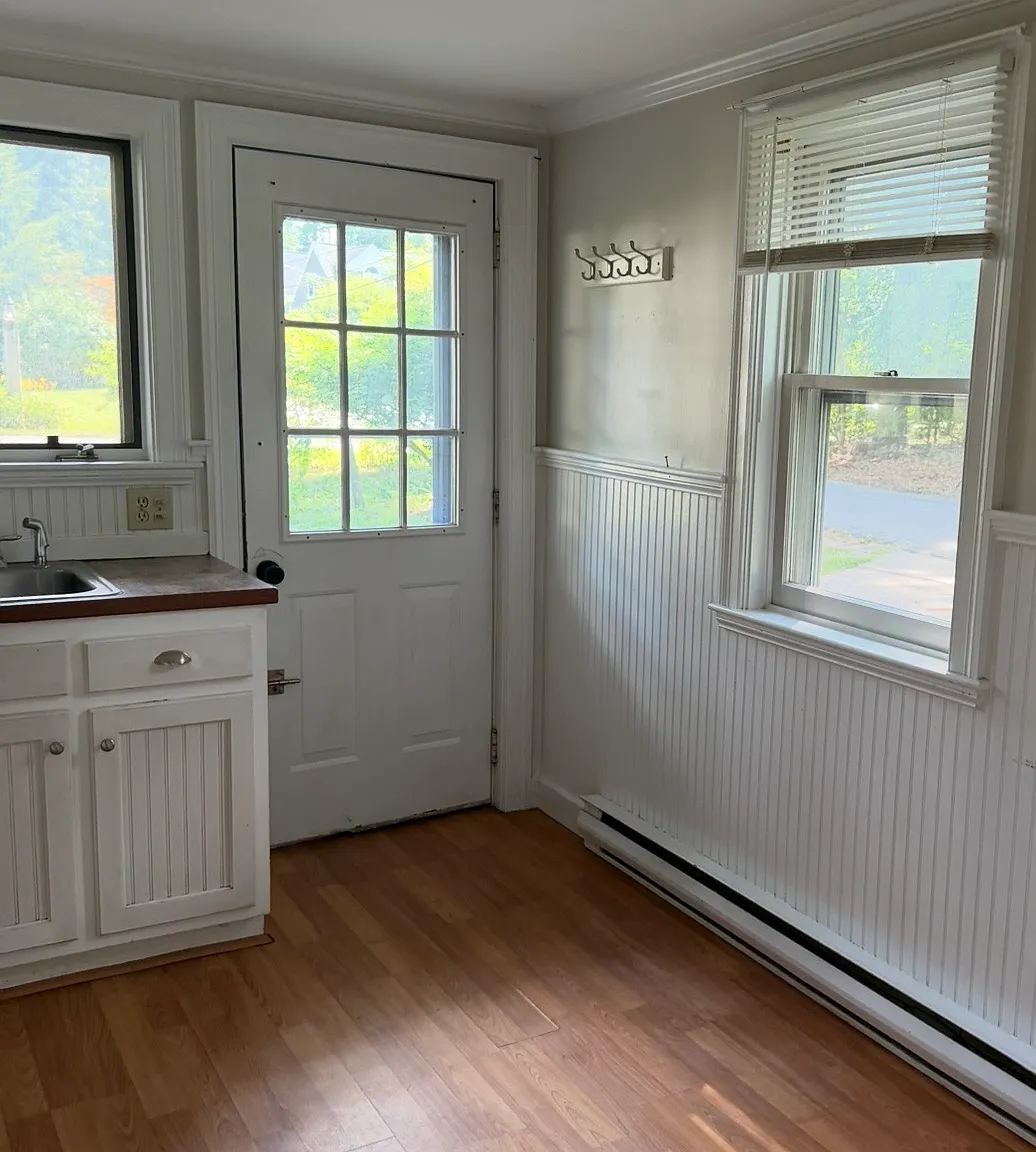 2 bed, 720 sqft, $3,000 — Photo 1