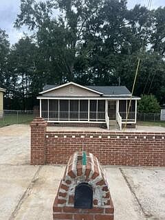 2nd image of 1101 E Furlow St