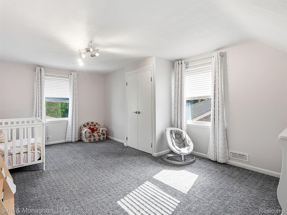 1327 Alicia Ct, photo 17