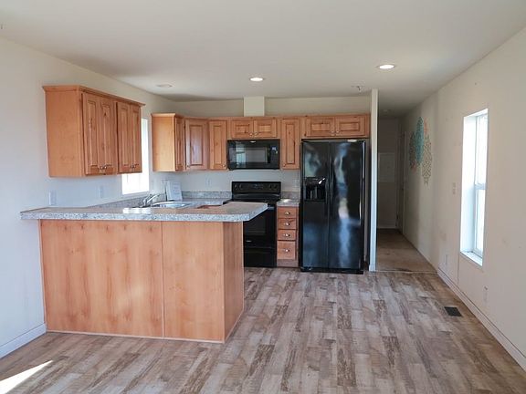 2nd image of 411 E Moreland Ave