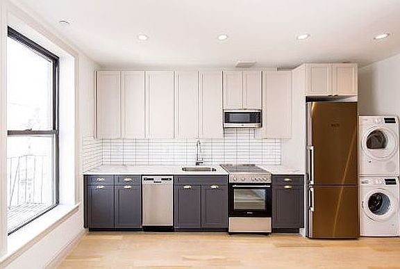 3rd image of 371 E 10th St #1D