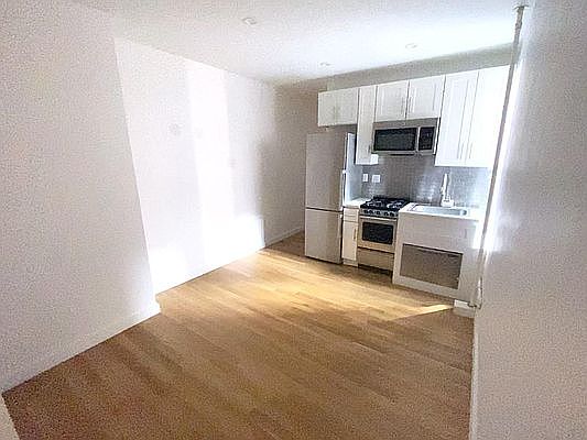 2nd image of 304 10th St #298-21