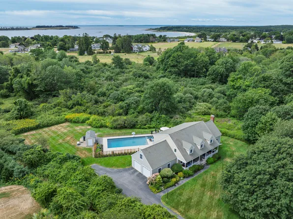 4 Heritage Court, Cape Elizabeth, ME 04107