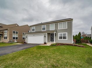 2711 Rosehall Ln, Aurora, IL 60503