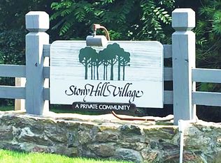 3 Tulip Tree Cir, Brookfield, CT 06804