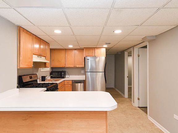 5th image of 2101 W Montrose Ave Unit H