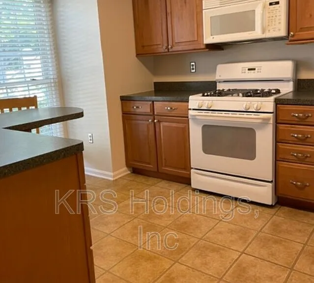 6268 Walkers Croft Way — Photo 3