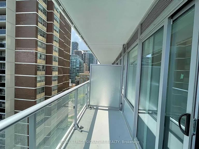 195 Redpath Ave #804 — Photo 8