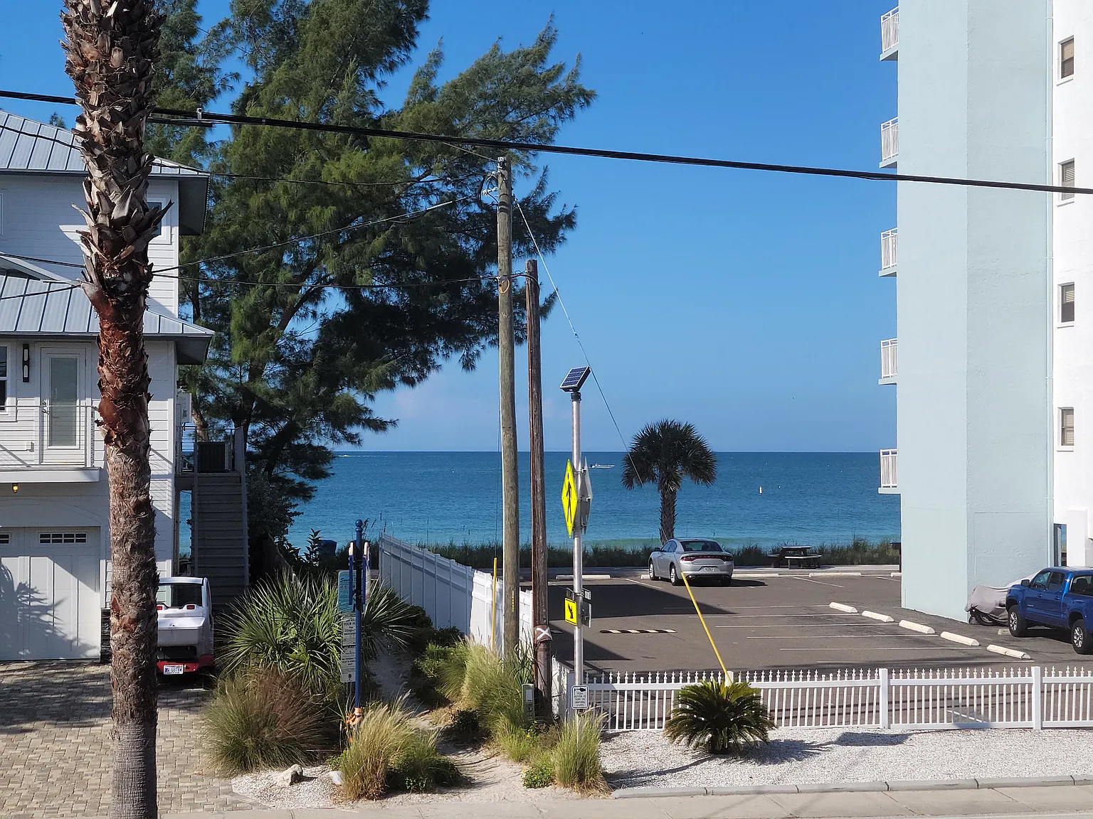 Sunset Beach Harbor House 1 bed furnished — Photo 3