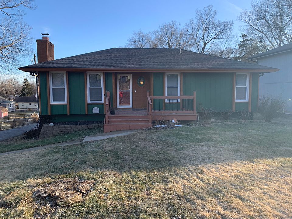 1st image of 701 Oak St