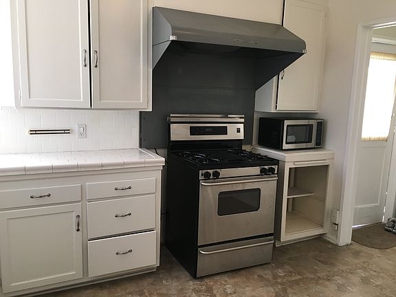 5th image of 9722 Saturn St