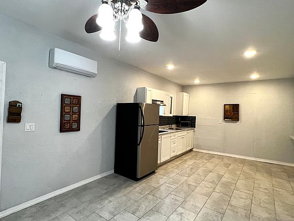 2nd image of 15601 S Highway 475 #3