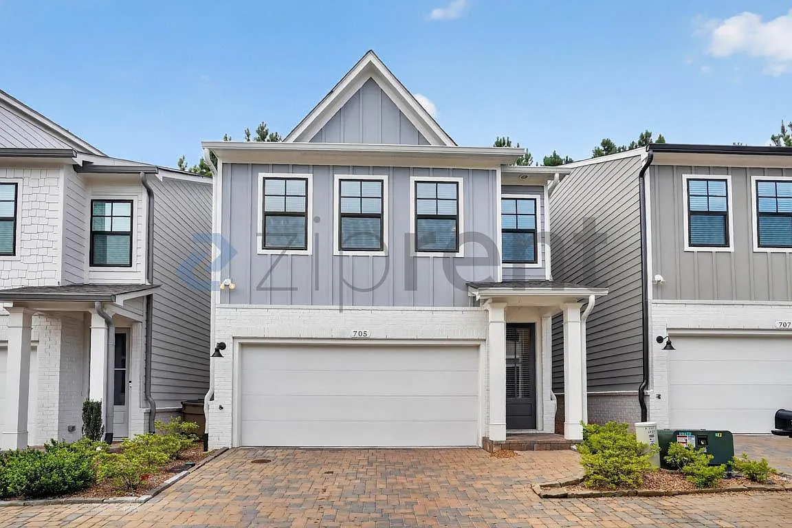 3 bed, 2.5 bath, 1817 sqft, $2,750 — Photo 1