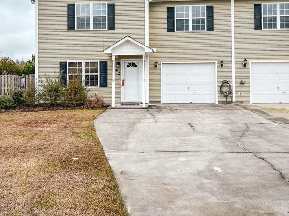 242 Smallwood Rd, Hubert, NC 28539