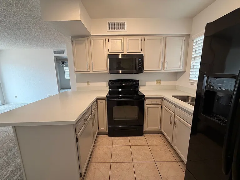 3439 W Peppertree Ln — Photo 5
