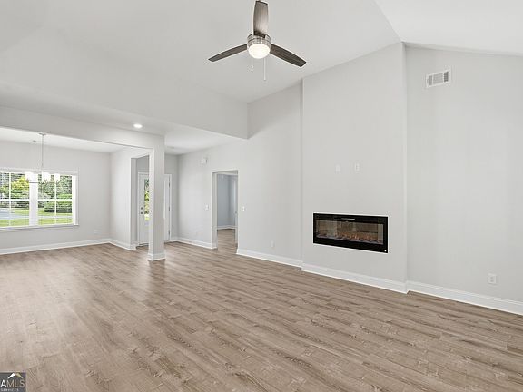 3rd image of 517 Margaret Blvd