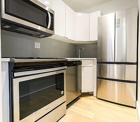 4th image of 1168 Greene Ave #4A