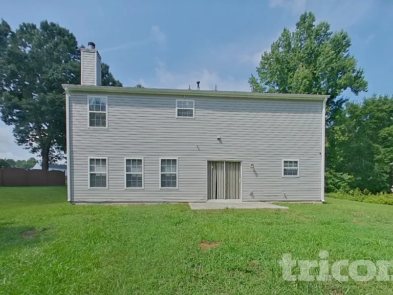 693 Grandview Cir — Photo 16