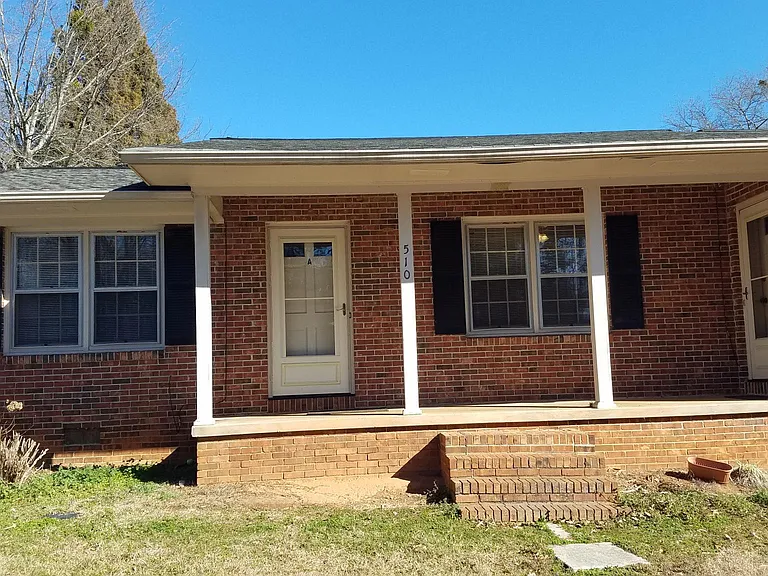 510A N Townville St — Photo 2