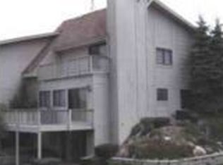 9536 Fenhill Dr, Grand Blanc, MI 48439