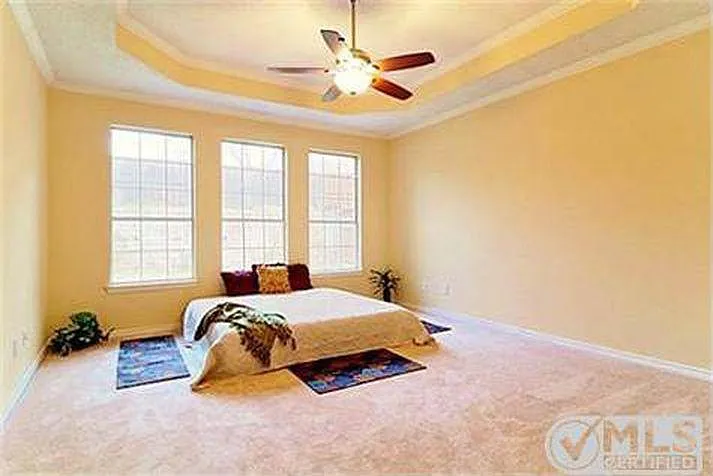 9904 Lakeridge Ct — Photo 10