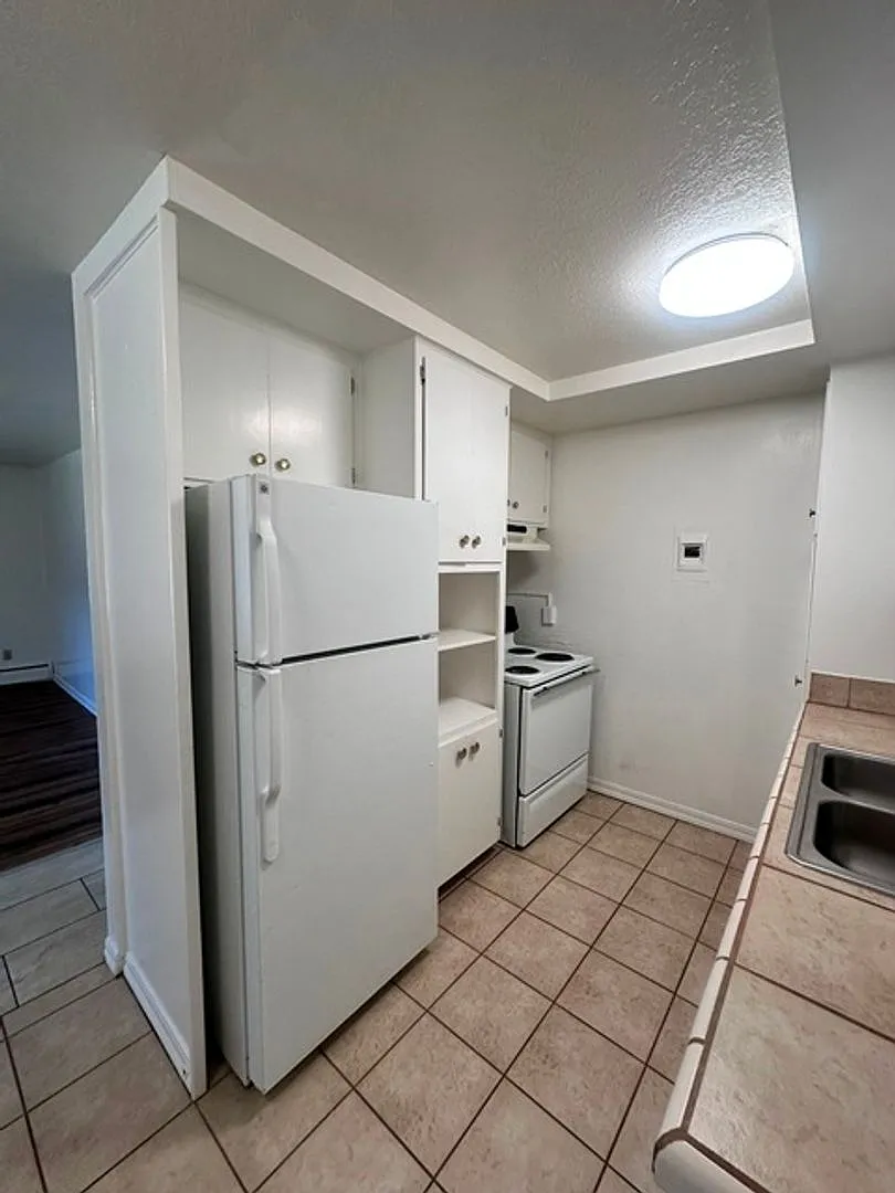 Union Manor Apartments — Photo 4