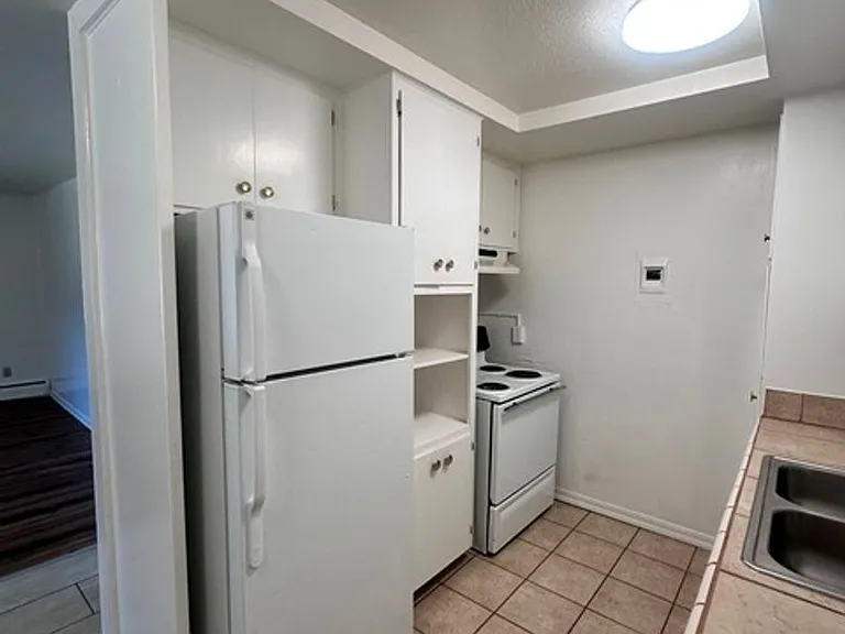 2544 Union St — Photo 34