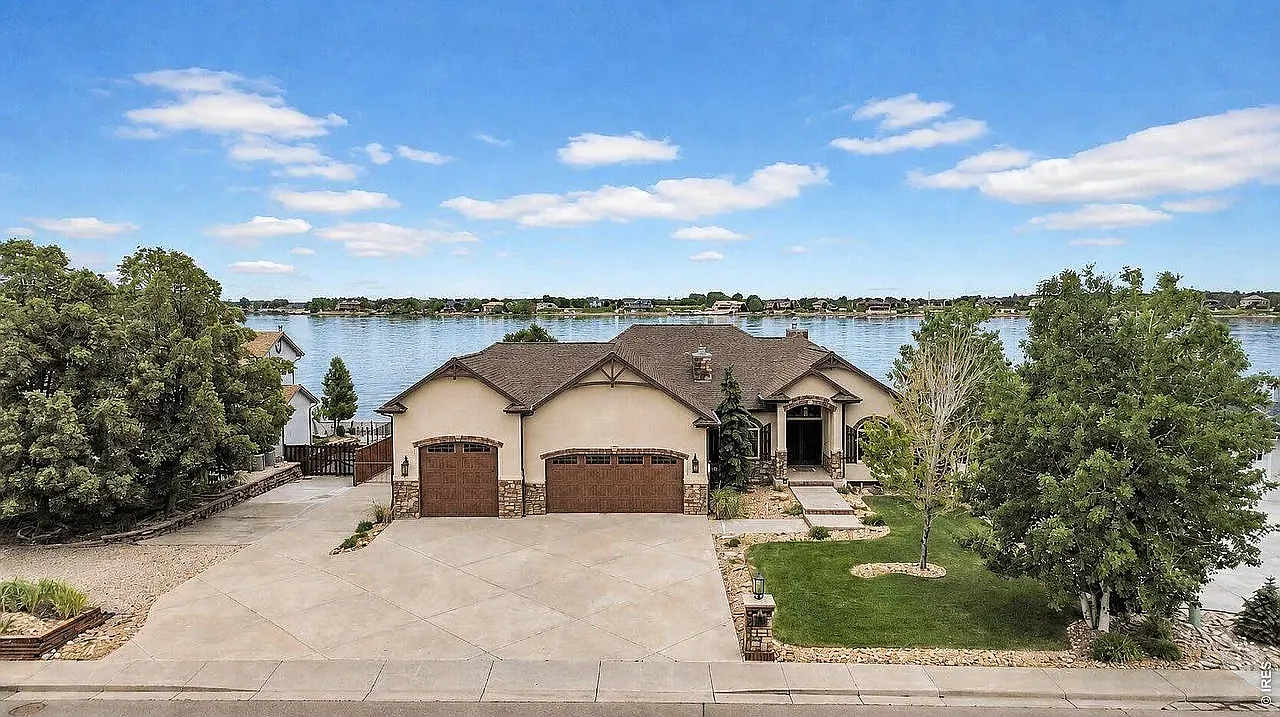 5 bed, 4202 sqft, $6,000 — Photo 2