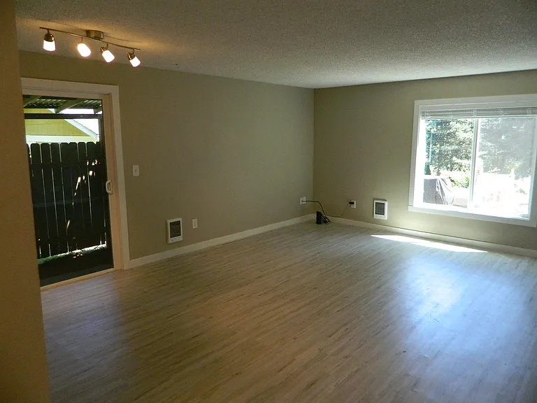 2332 5th Ave — Photo 3
